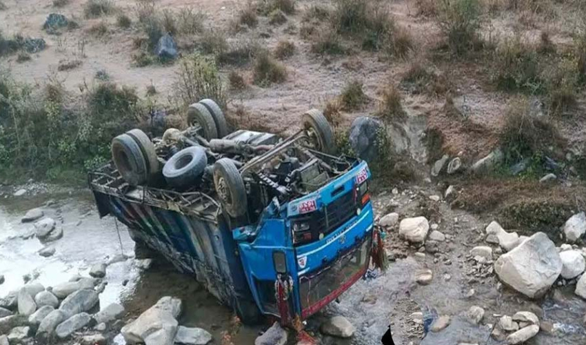 बैतडीमा मिनि ट्रक दुर्घटना, चालक महराको घटनास्थलमै मृत्यु