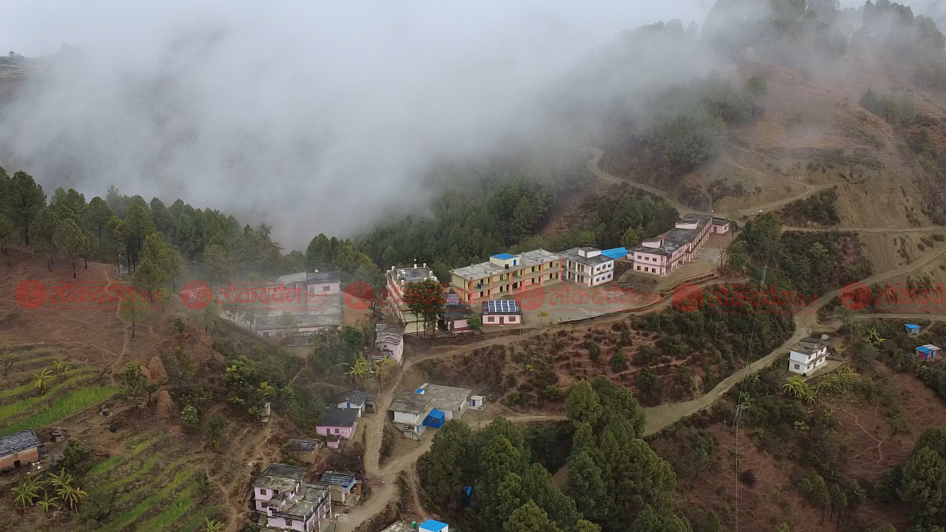 एसईईः परीक्षा केन्द्रमै धमाधम उत्तरपुस्तिका परीक्षण गरिँदै