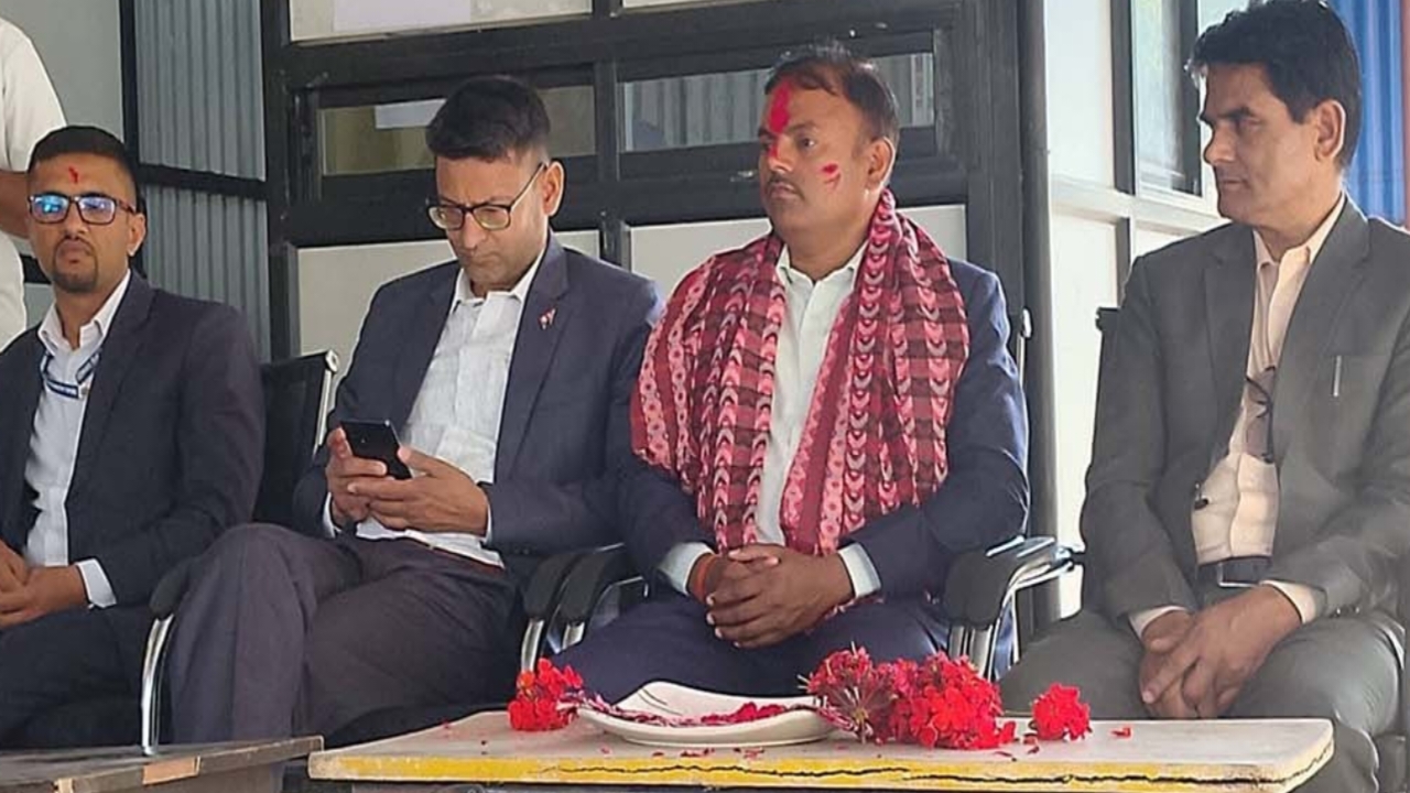 मालिकार्जुन गाउँपालिकामा नयाँ प्रमुख प्रशासकीय अधिकृत साहनी हाजिर