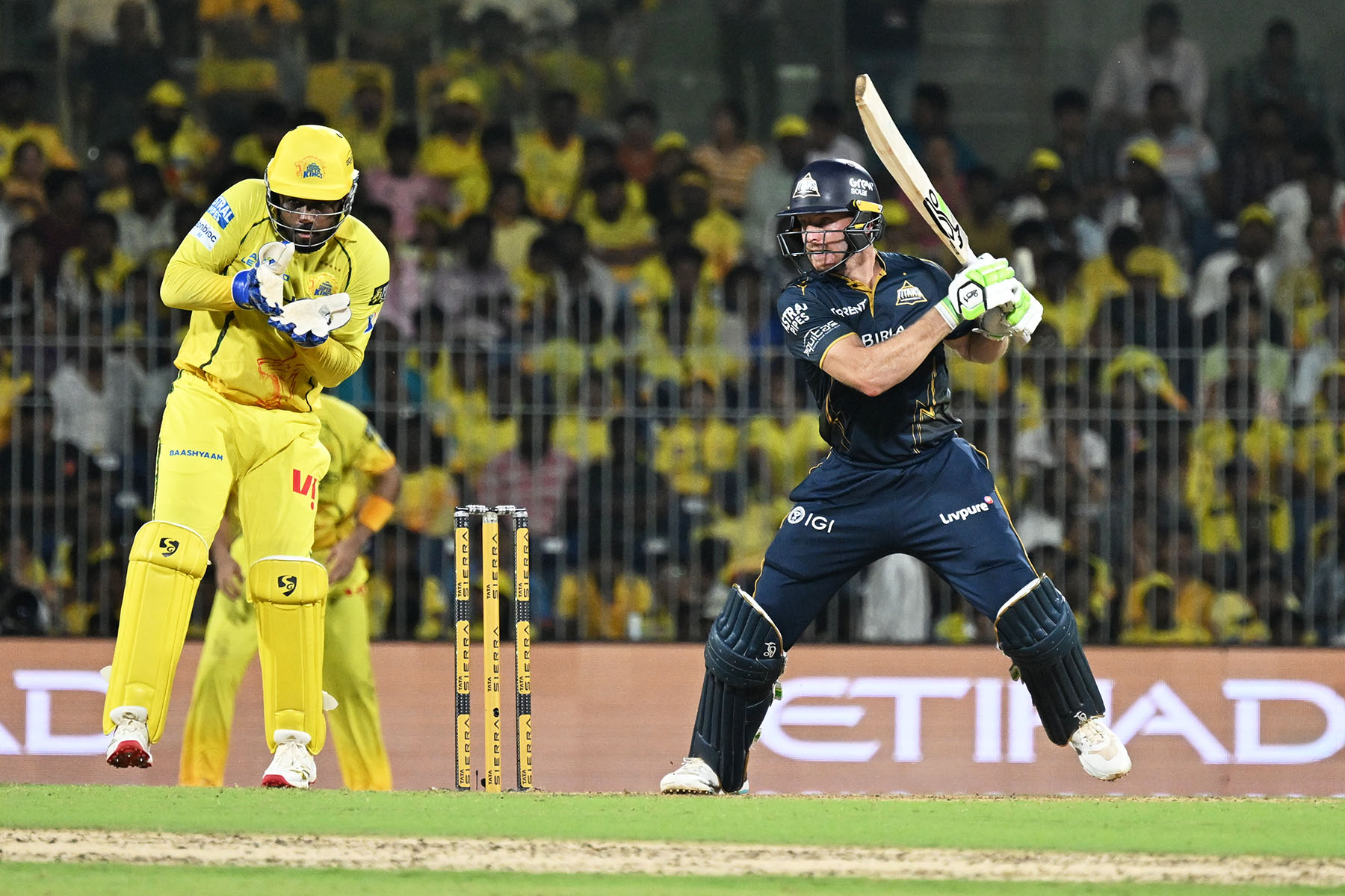 आईपीएल क्रिकेटमा गुजरातले चेन्नईलाई हरायो