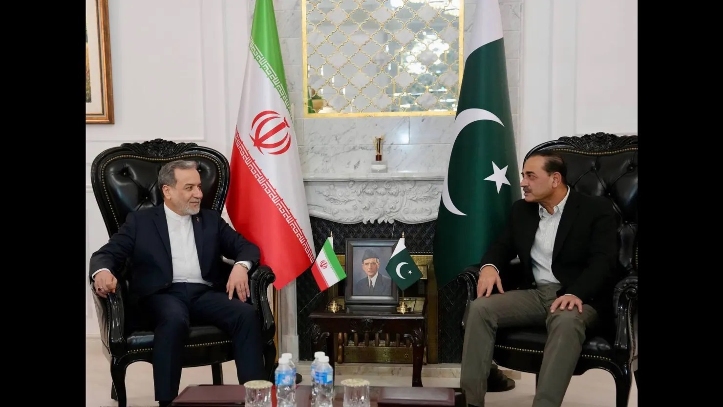 इरानी विदेशमन्त्री फेरि इस्लामावादमा, इरानसँगको युद्ध चाँडै अन्त्य हुने ट्रम्पको दाबी