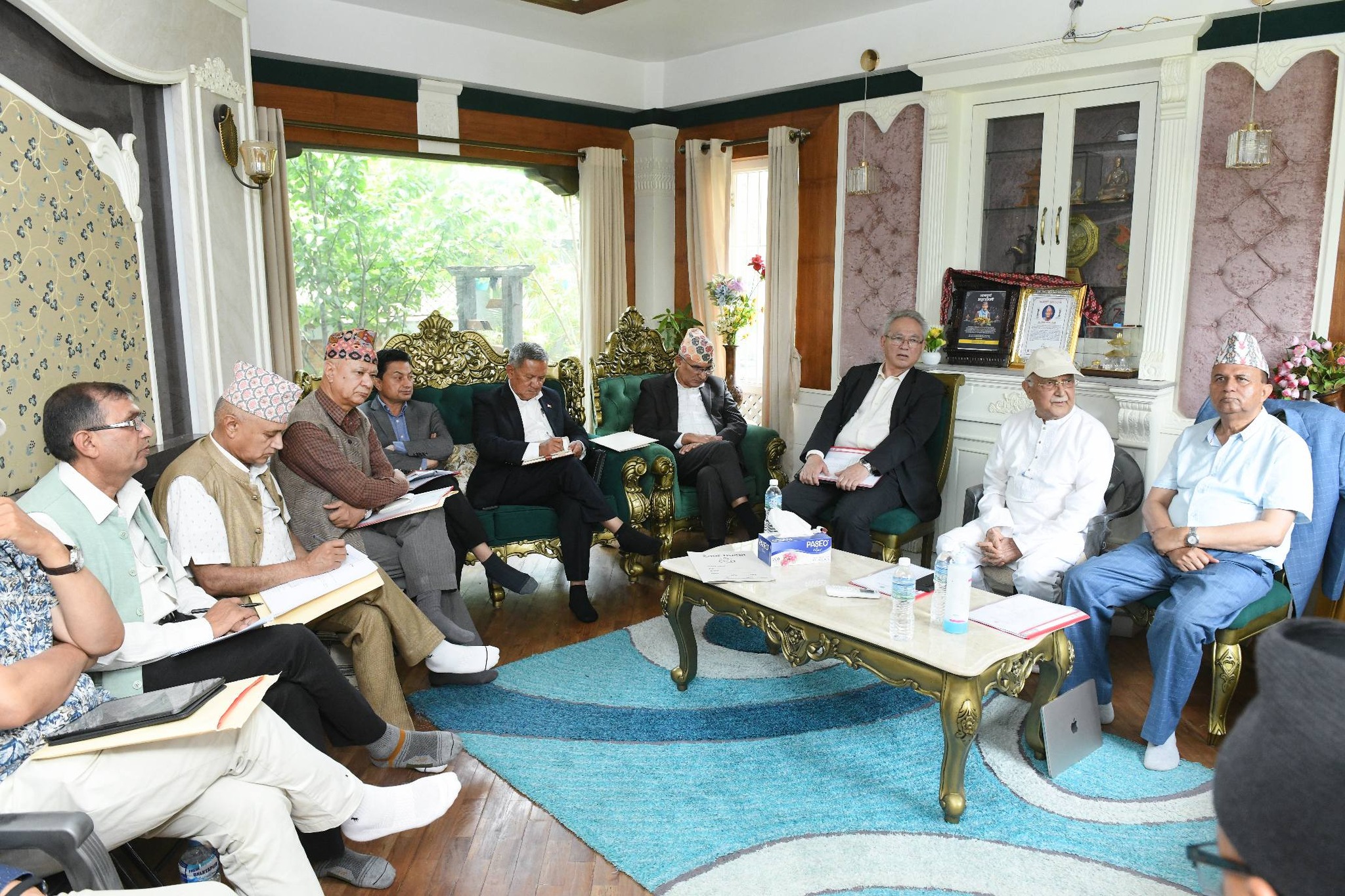 एमाले सचिवालय बैठकमा ओली र गुरुङबीच चर्काचर्की