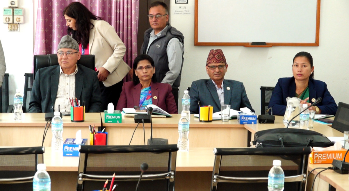 एमालेले गठन गर्‍यो संसदीय बोर्ड, सरकारको कार्यशैलीको आलोचना