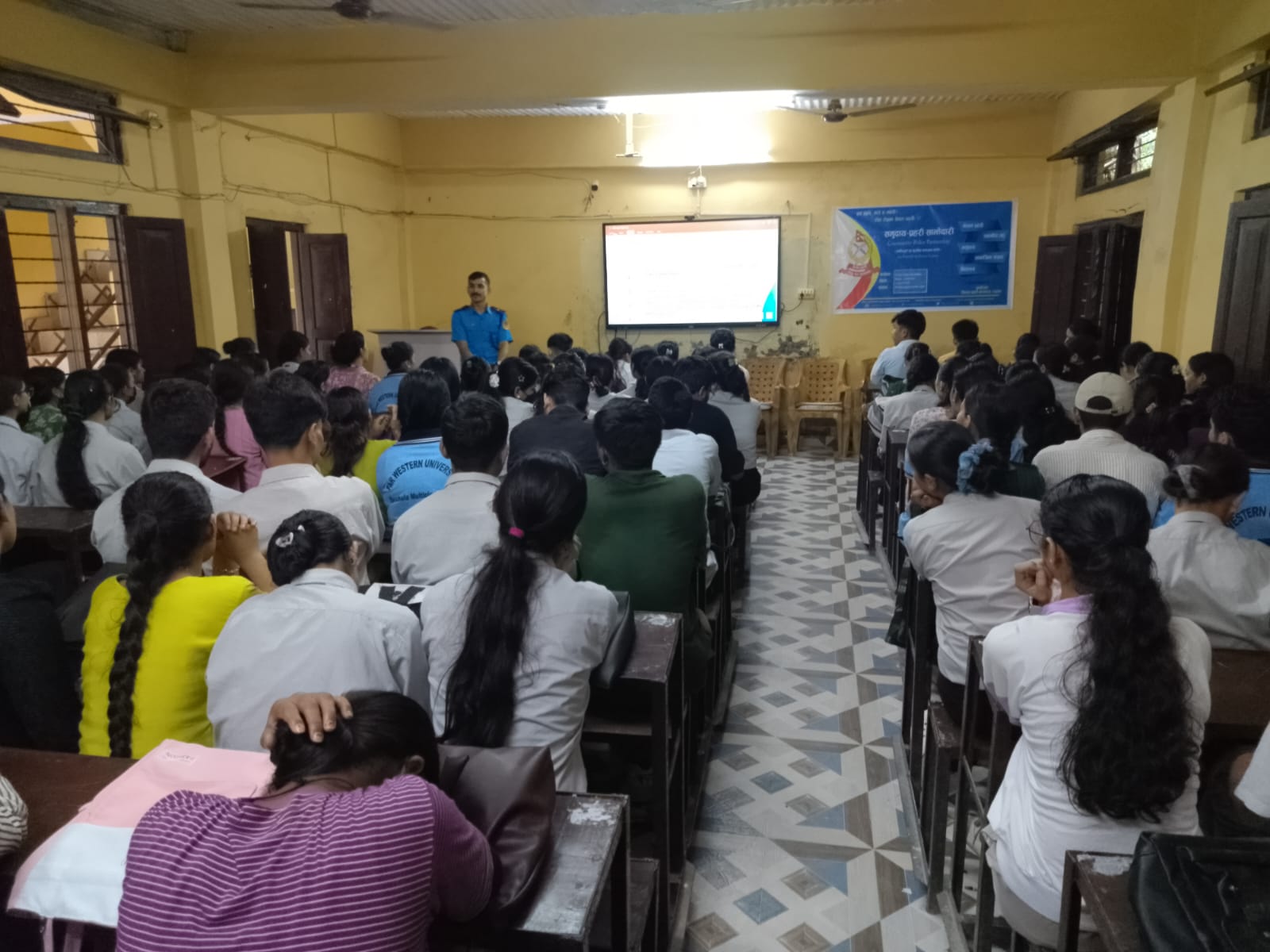 दार्चुला बहुमुखी क्याम्पसमा अनलाइन ठगीबाट बच्न विद्यार्थीलाई सचेतनामुलक प्रशिक्षण गरियो