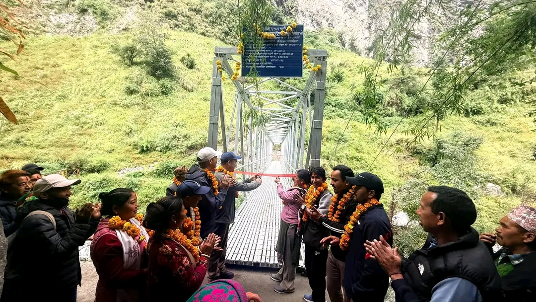 अपिहिमाल गाउँपालिका–२ र ३ जोड्ने धनबोरा ट्रस पुलको उद्घाटन